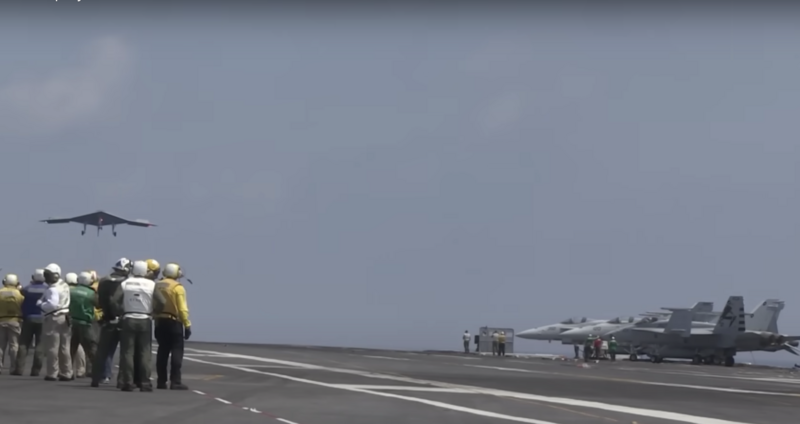 File:X-47B Landing.png